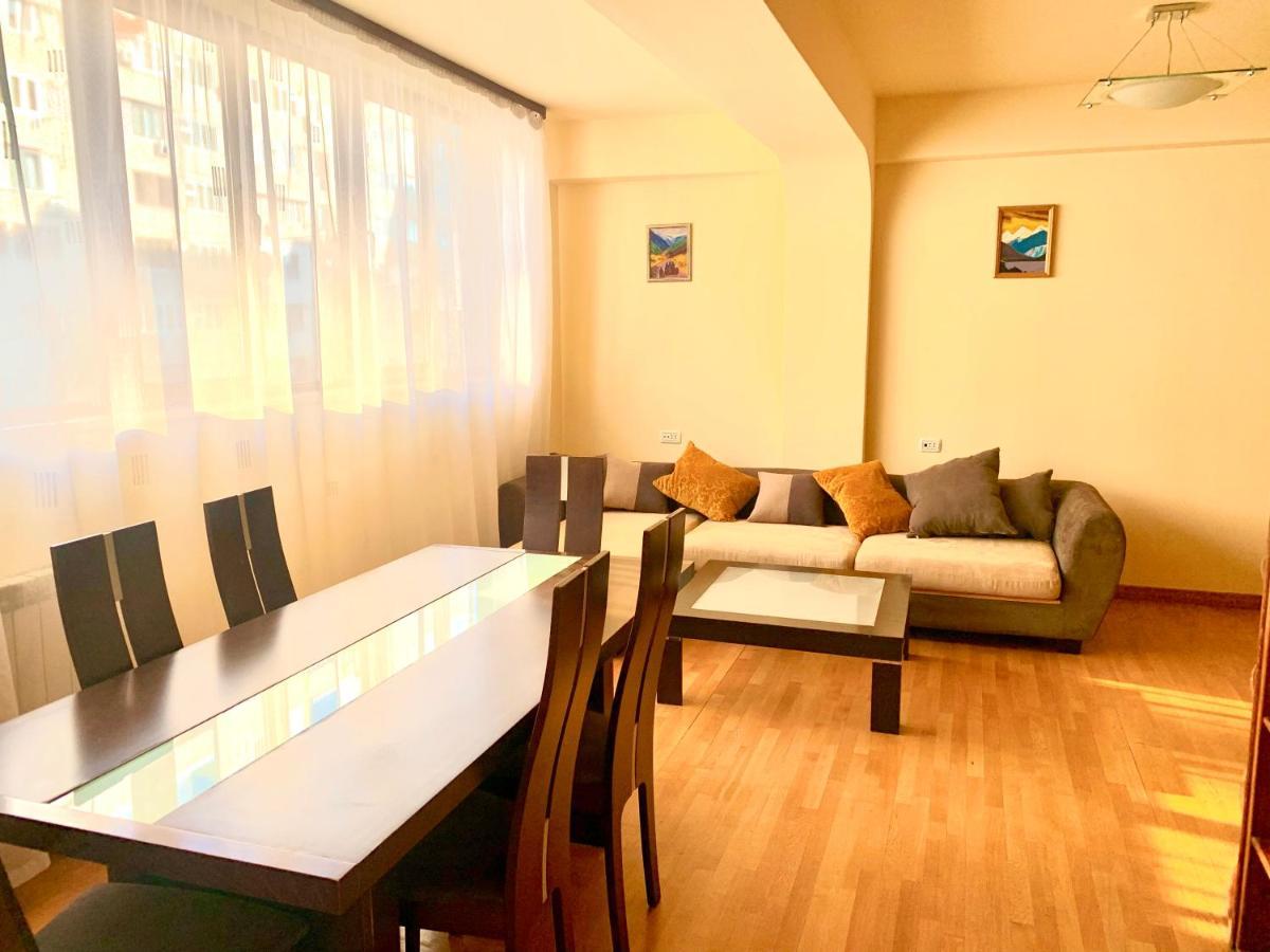 Apartment Amiryan Ereván Exterior foto