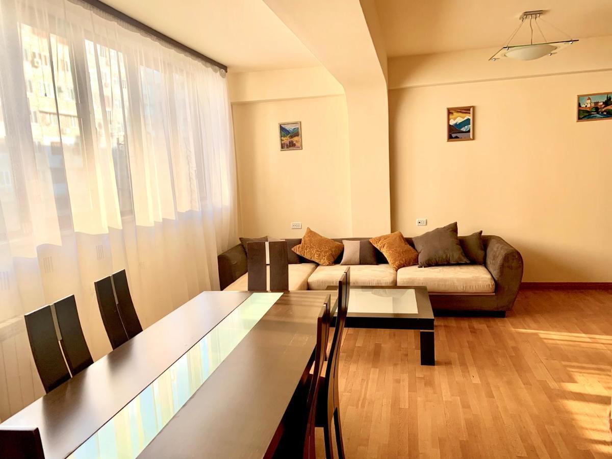 Apartment Amiryan Ereván Exterior foto